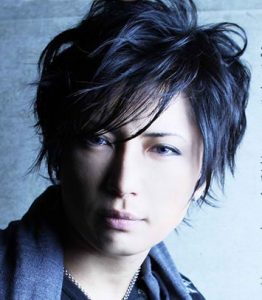 Gackt ガクト の学歴と経歴 出身大学高校や中学校の偏差値 学生結婚していた 若い頃や学生時代のかっこいい画像 芸能人の学歴や有名人の高校 大学情報は芸能人有名人学歴偏差値 Com